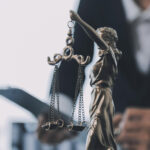 פיצוי ללא הוכחת נזק לפי חוק איסור לשון הרע – כך תדעו אם מגיע לכם פיצוי