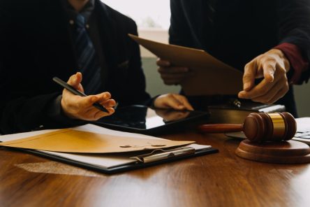 סכסוך שכנים